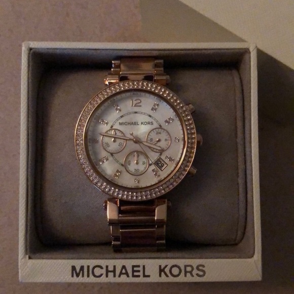 Rose gold Michael Kors watch - Picture 3 of 6